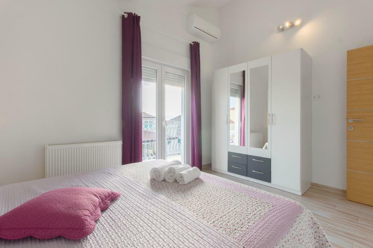 Apartmani Skelin***/**** Kastela Bagian luar foto