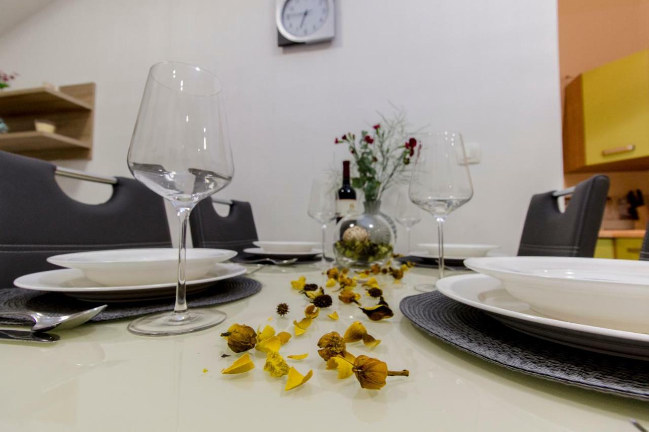 Apartmani Skelin***/**** Kastela Bagian luar foto