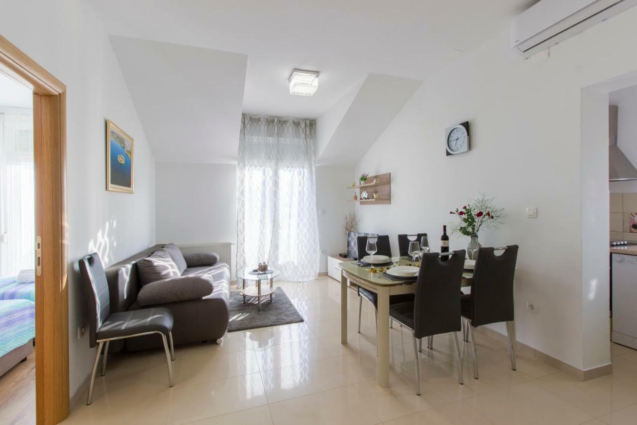 Apartmani Skelin***/**** Kastela Bagian luar foto