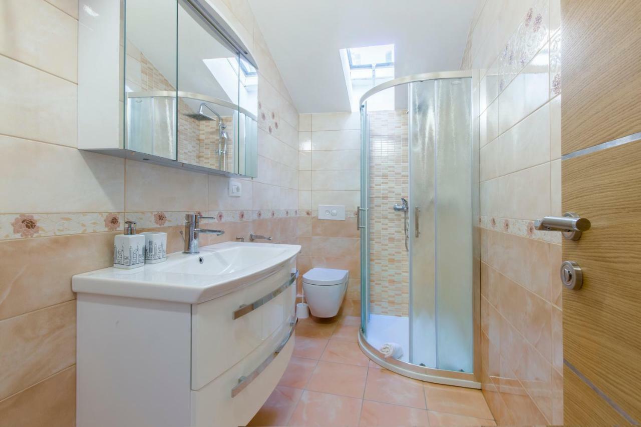 Apartmani Skelin***/**** Kastela Bagian luar foto