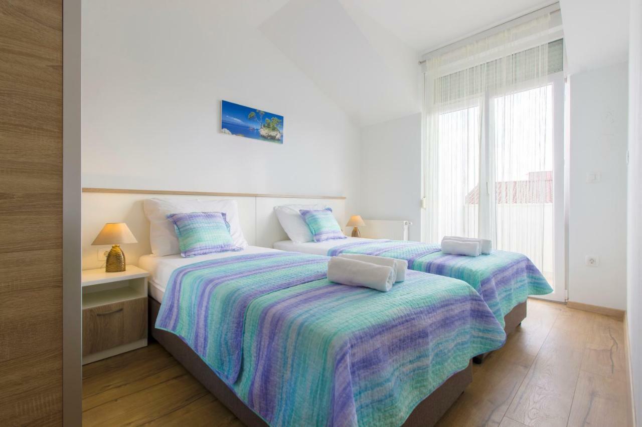 Apartmani Skelin***/**** Kastela Bagian luar foto