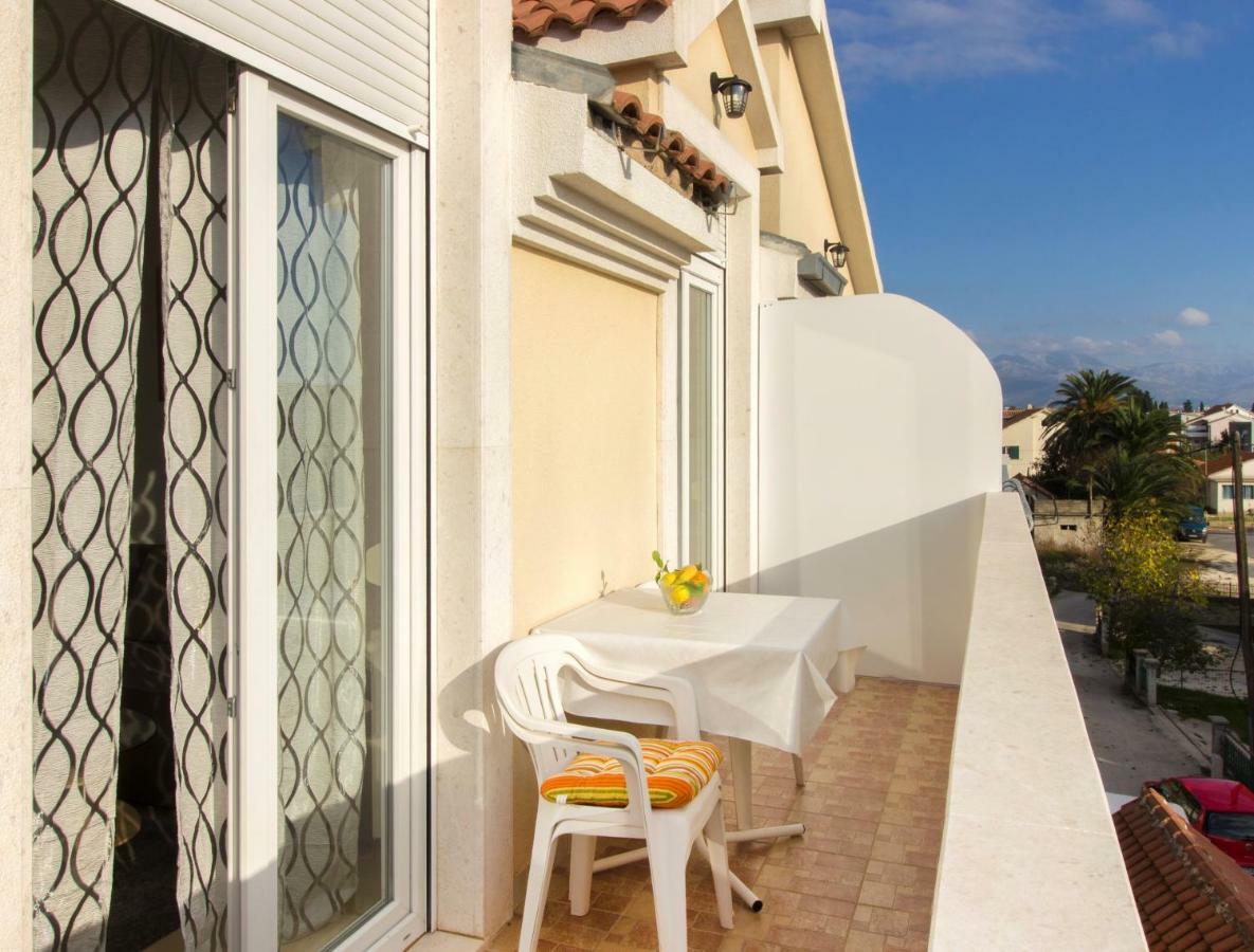 Apartmani Skelin***/**** Kastela Bagian luar foto