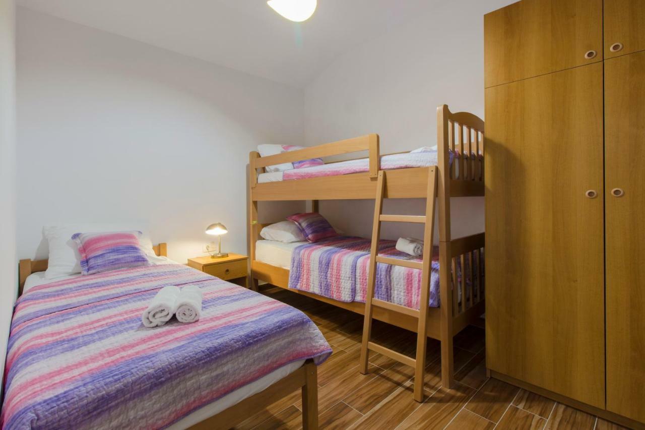 Apartmani Skelin***/**** Kastela Bagian luar foto